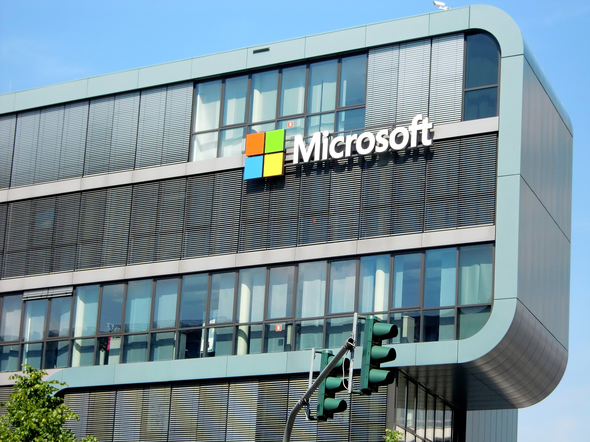 Microsoft Makes a Serious Commitment to Hybrid Work